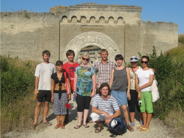 На экскурсии в крепости "Керчь"